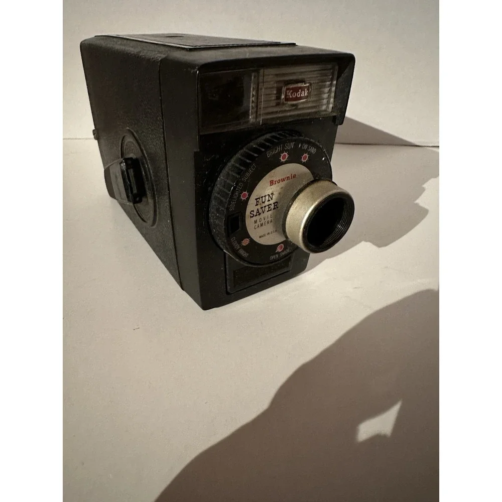 Kodak Brownie Fun Saver 8mm Cine Film Motion Picture Camera Untested Vintage USA